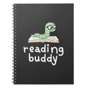Lecture de Buddy Cute Bookwort avec livre