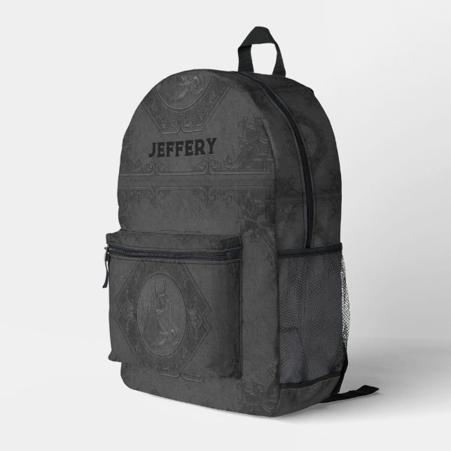 Lederhaube aus schwarzem Imitat Bedruckter Rucksack (Rückseitige Ecke Rechts)