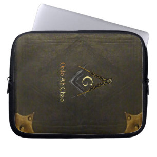Ledernes gebundenes Buch mit Quadrat und Kompass Laptopschutzhülle