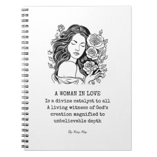 Leere und weiße Frau mit Notizbuch-Rose Notizblock