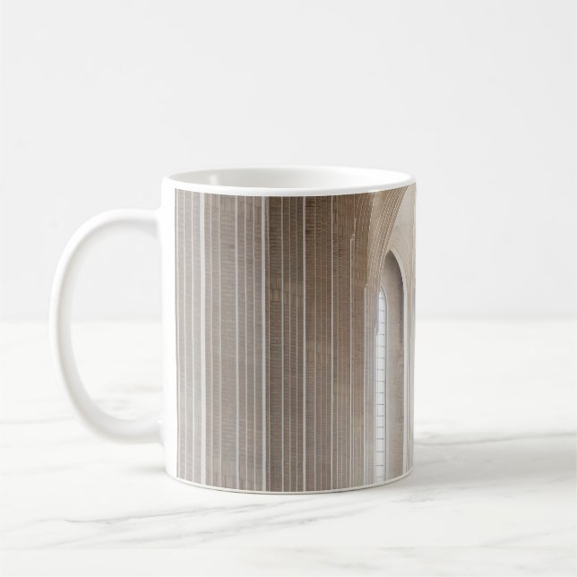 LEERER DOM-INNENRAUM KAFFEETASSE (Links)
