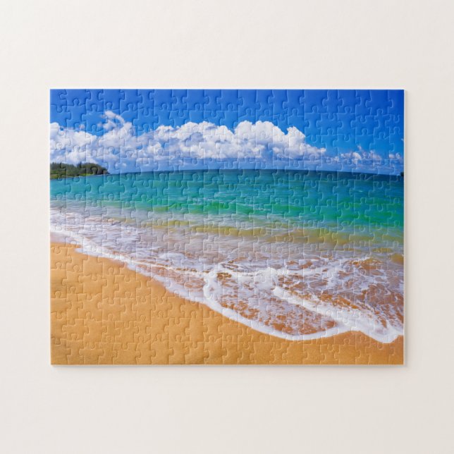 Leerer Strand und blaues Wasser (Horizontal)