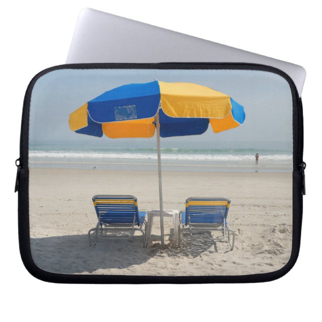 Leeres Strandstuhl Laptopschutzhülle (Vorderseite)