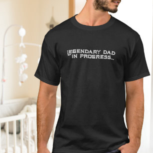 Legendärer Vater in Arbeit Weiße Typografie T-Shirt