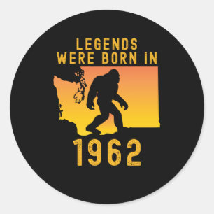 Legenden wurden 1962 geboren Retro Bigfoot Runder Aufkleber