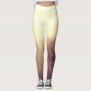 Leggings auf der Seite des Weges zum Sonnenaufgang