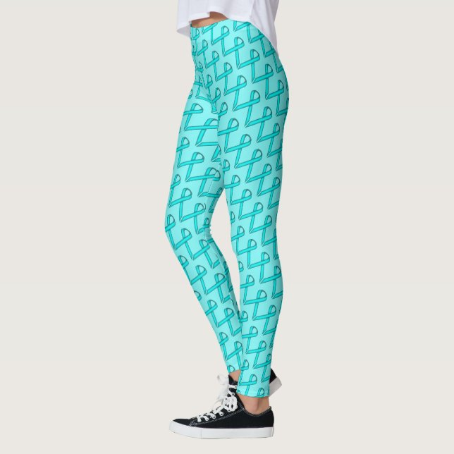 Leggings Bleu Lt / Ruban Turquoise Standard par Kenneth Yon (Gauche)