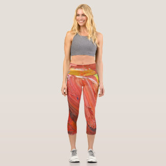 Leggings Capri Abstract Vertical Gesture in Red