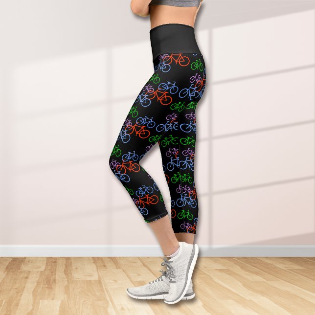 Leggings Capri Beaucoup de motifs de vélos sur fond noir (Créateur téléchargé)