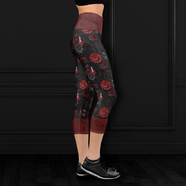 Leggings Capri Crimson magique Zodiac | Rose de crâne gothique ro (Créateur téléchargé)