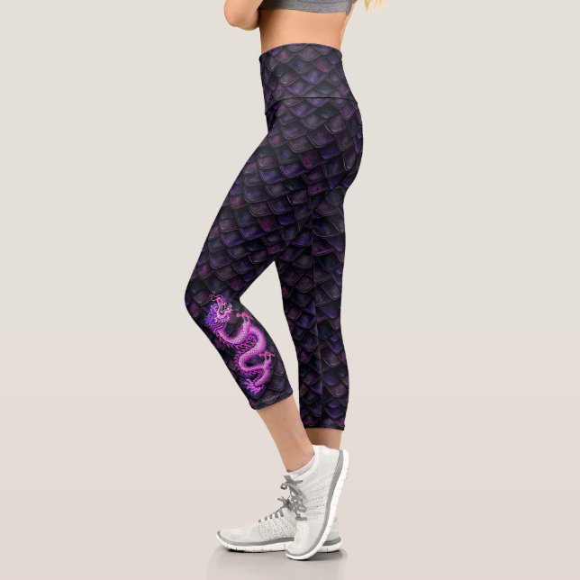 Leggings Capri Dragon noir rose à l'échelle du dragon rose (Gauche)