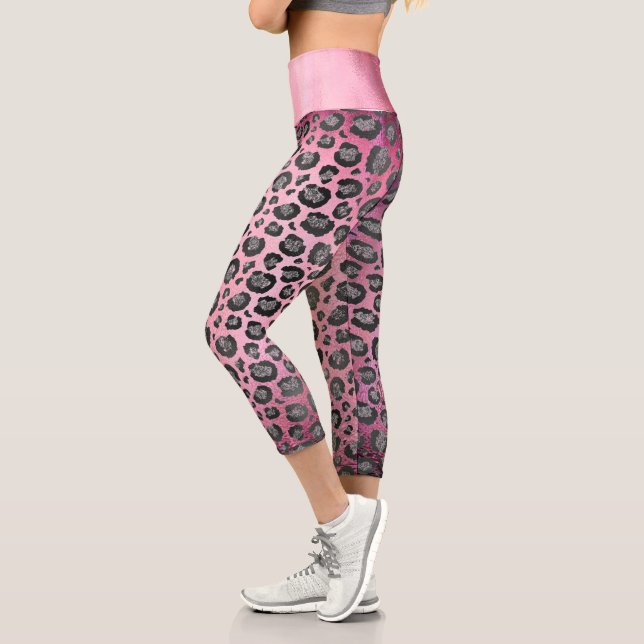 Leggings Capri Empreinte de léopard en argent glacé sur rose chau (Gauche)