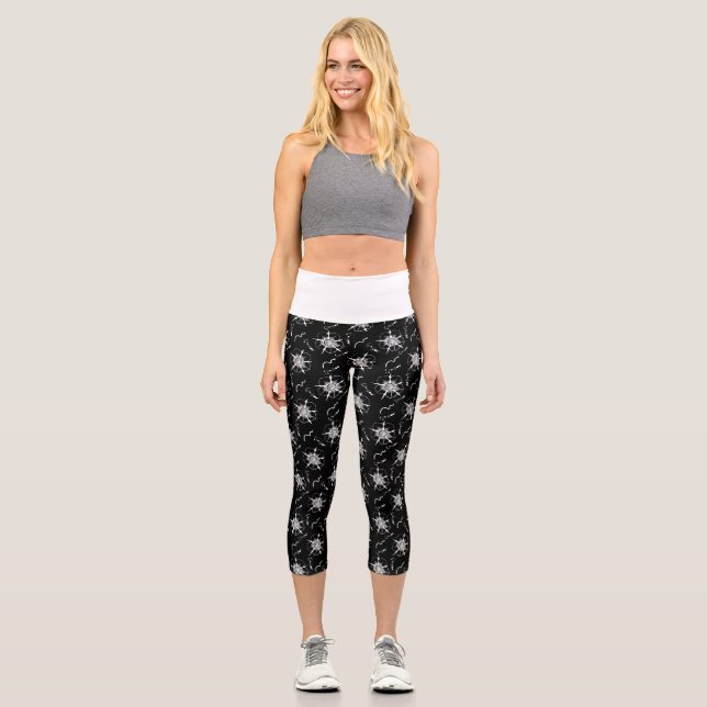 Leggings Capri Fleurs d'art Abstraites en ligne blanche sur noir (Recto)