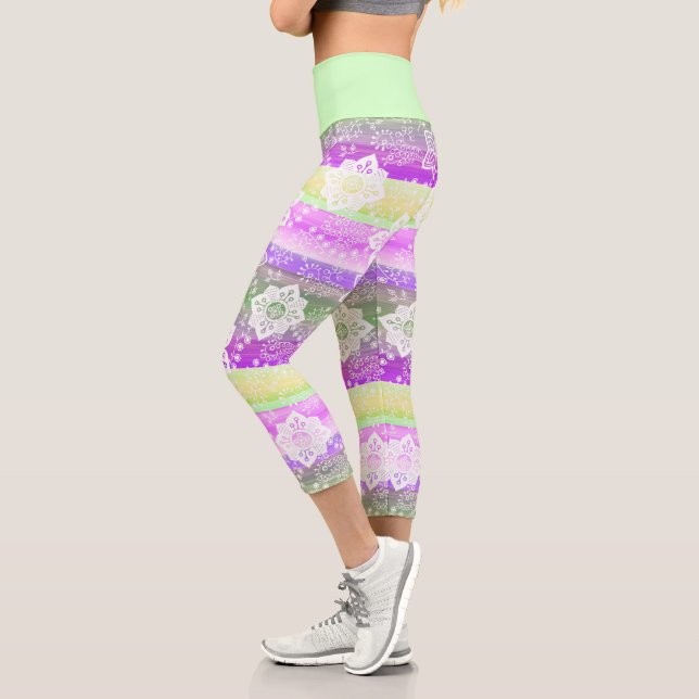 Leggings Capri Funky Floral Purple Lime Green Stripes Motif (Gauche)