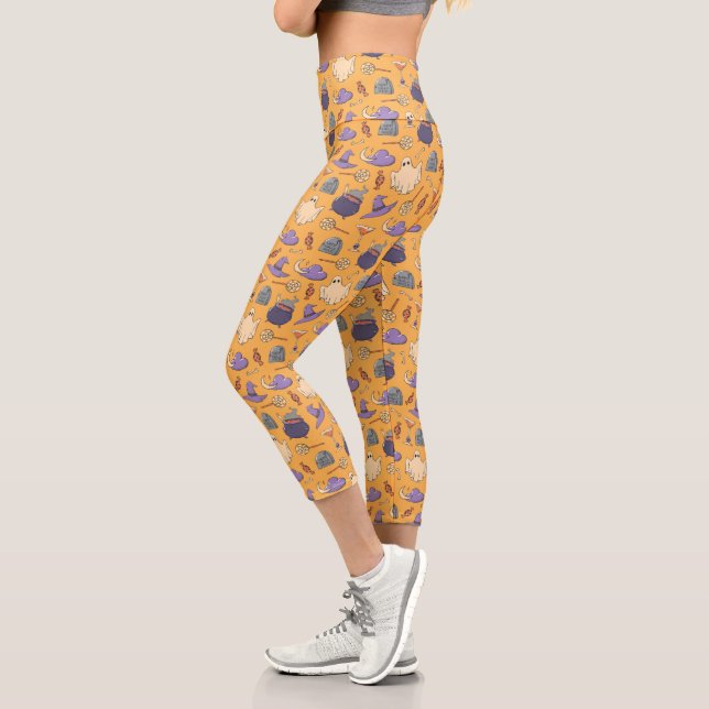 Leggings Capri Jouer des fantômes d'Halloween et des sorcières Mo (Gauche)