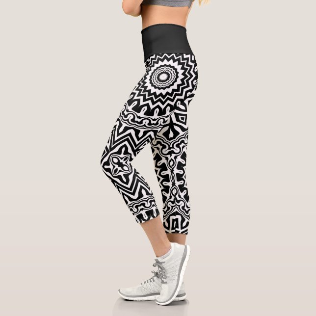Leggings Capri Motif Mandala Abstrait noir et blanc (Gauche)