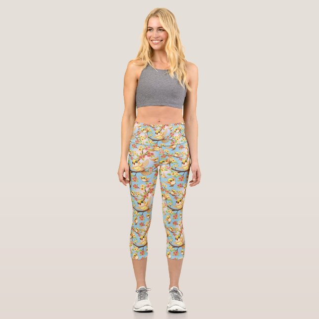 Leggings Capri Oiseaux mignons et heureux parmi les fleurs du pri (Recto)