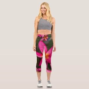 Leggings Capri Plumeria arrière - plan de fleurs exotiques