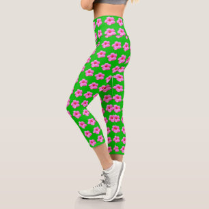Leggings Capri "Sérénité pétale : Hibiscus rose sur toile verte