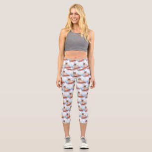 Leggings Capri Vague à cheval heureux chien de carlin sur la plan