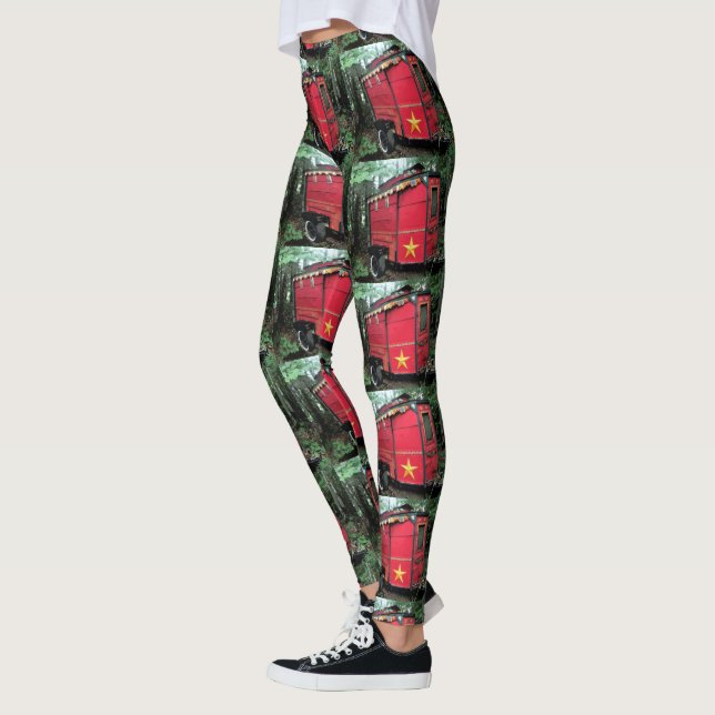 Leggings Caravane minuscule gitane rouge customisée sur la (Gauche)