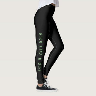 Leggings Coup-de-pied comme des guêtres d'une fille