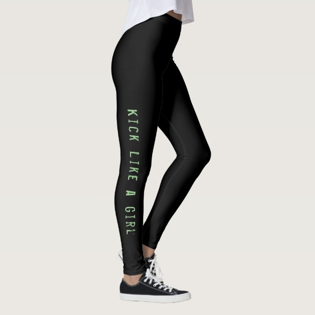 Leggings Coup-de-pied comme des guêtres d'une fille (Droite)