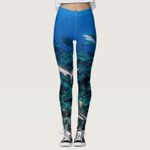 Leggings Fins Fin : scène de récif avec un banc de requins.