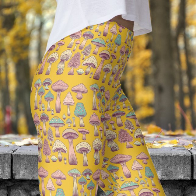 Leggings Funky Saffron Orange Wild Sh'rooms Motif (Wild Sh'rooms on Saffron Leggings)