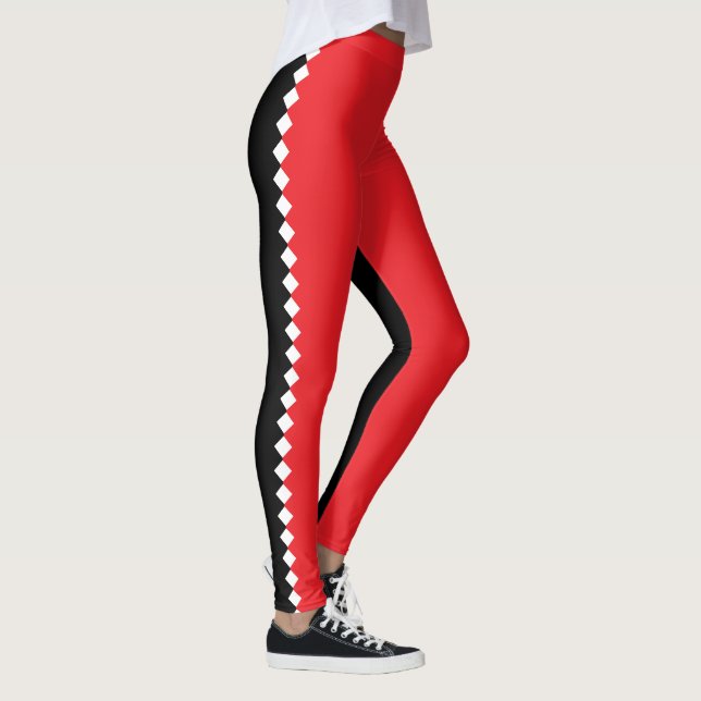 Leggings in schwarzer, roter und weißer Rautenform (Rechts)