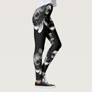 Leggings L'élégance en contraste : les fleurs blanches sur