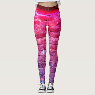 Leggings Lumière néon : mur de brique vide.