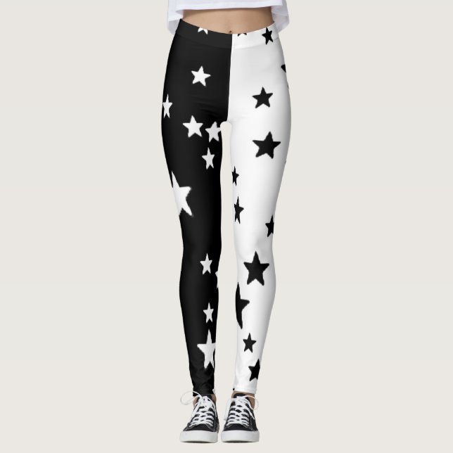 Leggings mit schwarzen und weißen Sternen (Vorderseite)