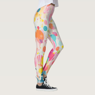 Leggings points de peinture couleur acryl sur sol blanc
