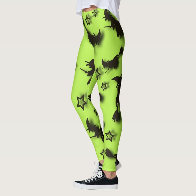 Leggings Sorcière volante parmi les étoiles à Halloween nui (Gauche)