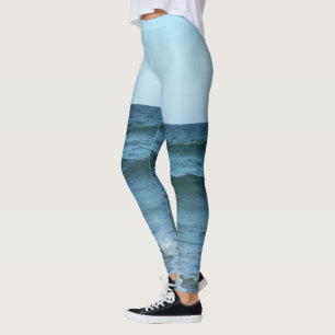 Leggings Vagues océaniques sous un ciel bleu doux
