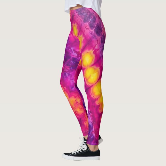 Leggings von James Michael Miller 4/2/2024 (Links)