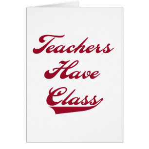 Lehrer haben Klassen-rote T-Shirts und Geschenke