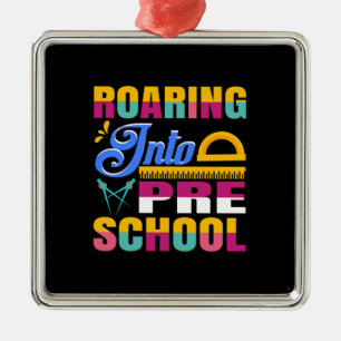 Lehrer in die Vorschule einsteigen Ornament Aus Metall