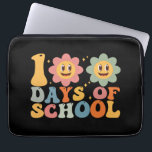 Lehrer Kinder Retro Groovy 100 Tage 0f Schule Laptopschutzhülle<br><div class="desc">Teacher Kids Retro Groovy 100 Tage glücklicher 100 Tage Schultag</div>