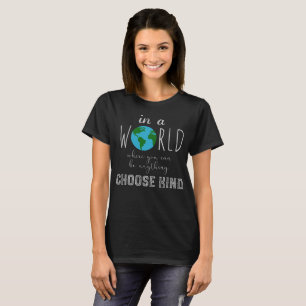Lehrer wählen nettes Shirt -