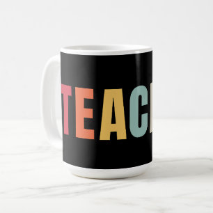 LEHRERIN in farbenfrohen Buchstaben Kaffeetasse