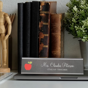 Lehrerin Name Red Apple White Script auf Blackboar Schreibtischnamensplakette
