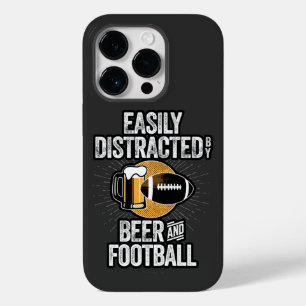 Leicht abgelenkt durch Beer und Football iPhone Fa Case-Mate iPhone 14 Pro Hülle