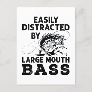 Leicht abgelenkt durch den großen Mouth Bass Fishe Postkarte