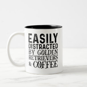 Leicht abgelenkt durch goldene Retrievers und Kaff Zweifarbige Tasse