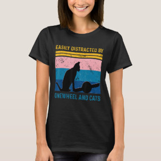 Leicht abgelenkt von einem Rad und Katzen auf eine T-Shirt