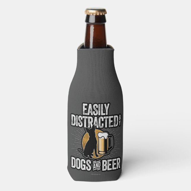 Leicht abgelenkt von Hunden und Bierflasche Cooler Flaschenkühler (Flaschenvorderseite)