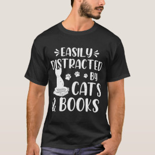 Leicht abgelenkt von Katzen und Büchern Niedliche  T-Shirt