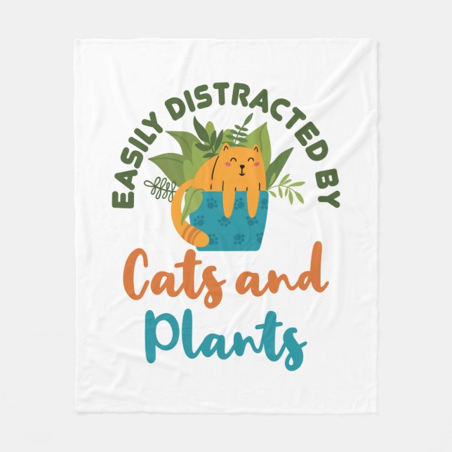 Leicht abgelenkt von Katzen und Pflanze Cat Lover Fleecedecke (Vorderseite)